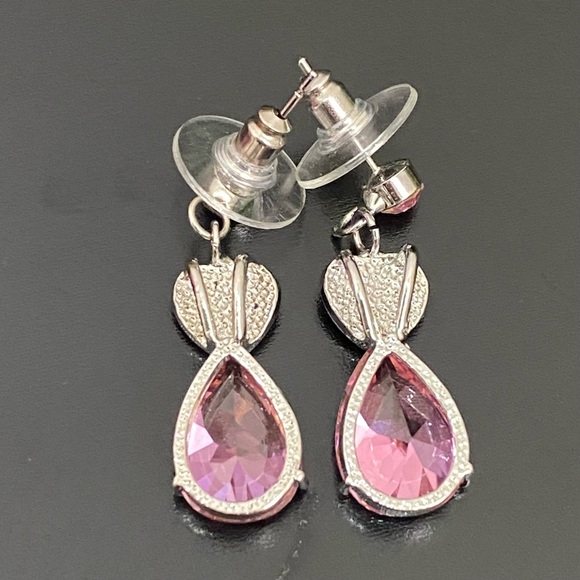 Unsigned Silver-tone Pink Crystal Glass Teardrop 8mm Dangling Drop Earrings 8g. - Picture 8 of 15